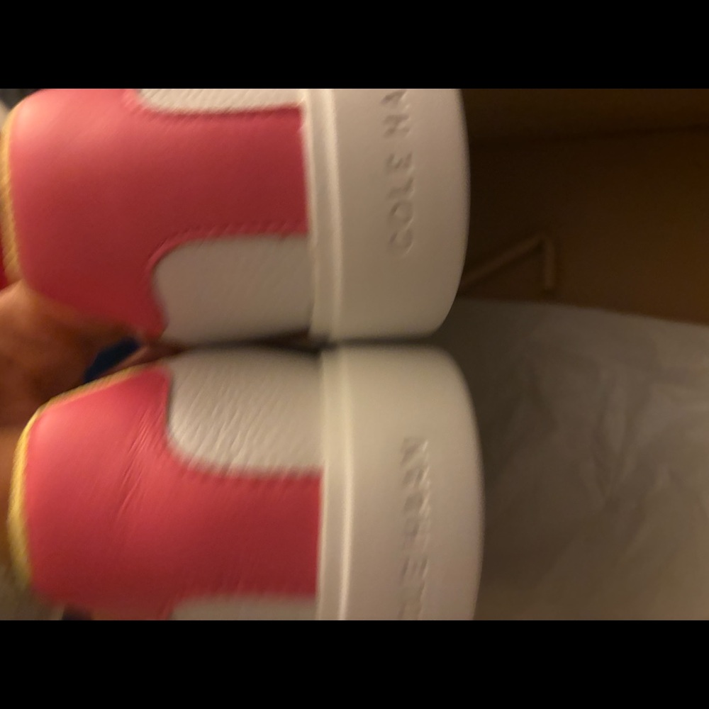 Cole haan women’s daily white sneaker pink trim size 9 NWT - Picture 4 of 5